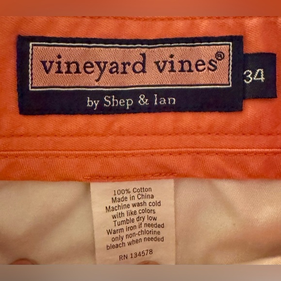 Vineyard Vines Men's Salmon Flat Front Shorts - Picture 3 of 3